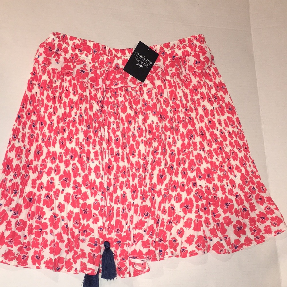 NWT Voy Red And White Floral Print Skirt | Size M